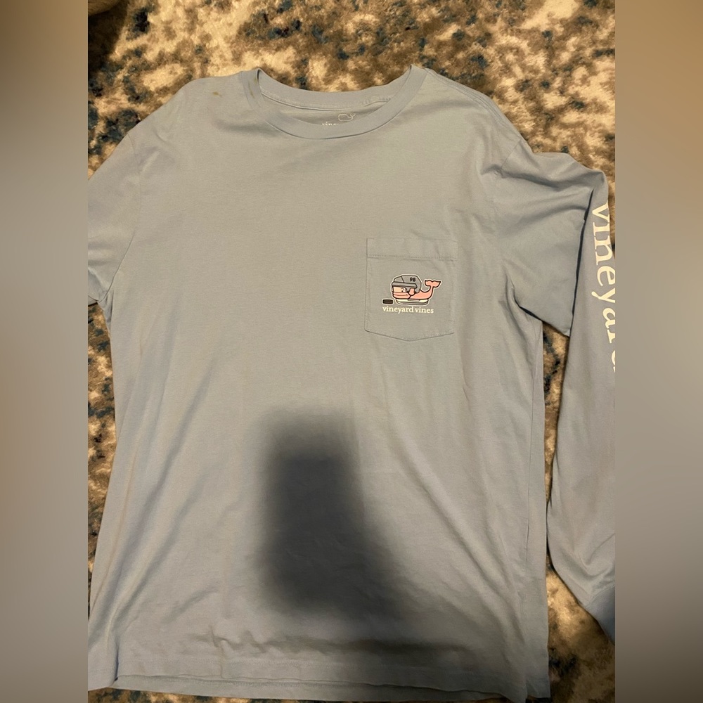 Vineyard vines t shirt